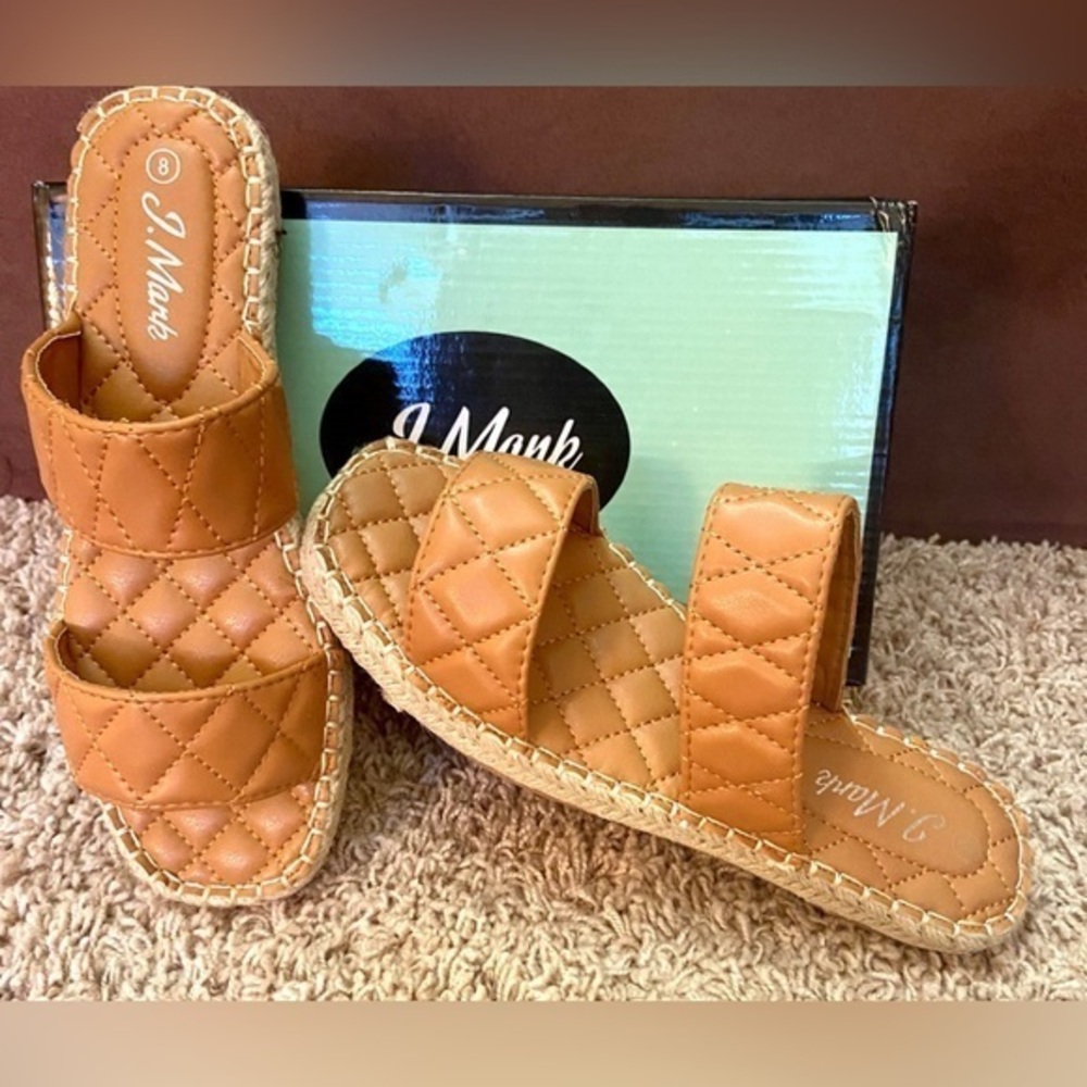 NIB-Tan Quilted Platform Faux-Leather Espadrille Slides